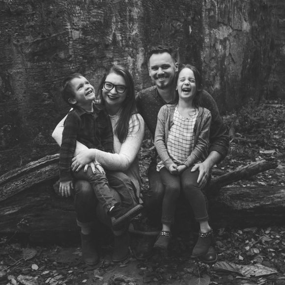 Meet your Posher, Lara - Picture 1 of 1